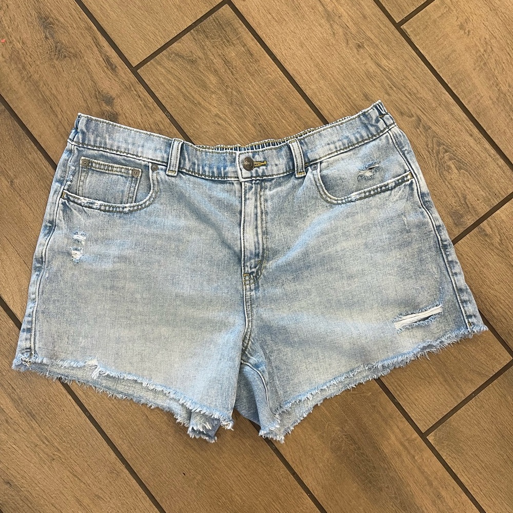 Aerie Light Wash Frayed Hem Jean Shorts